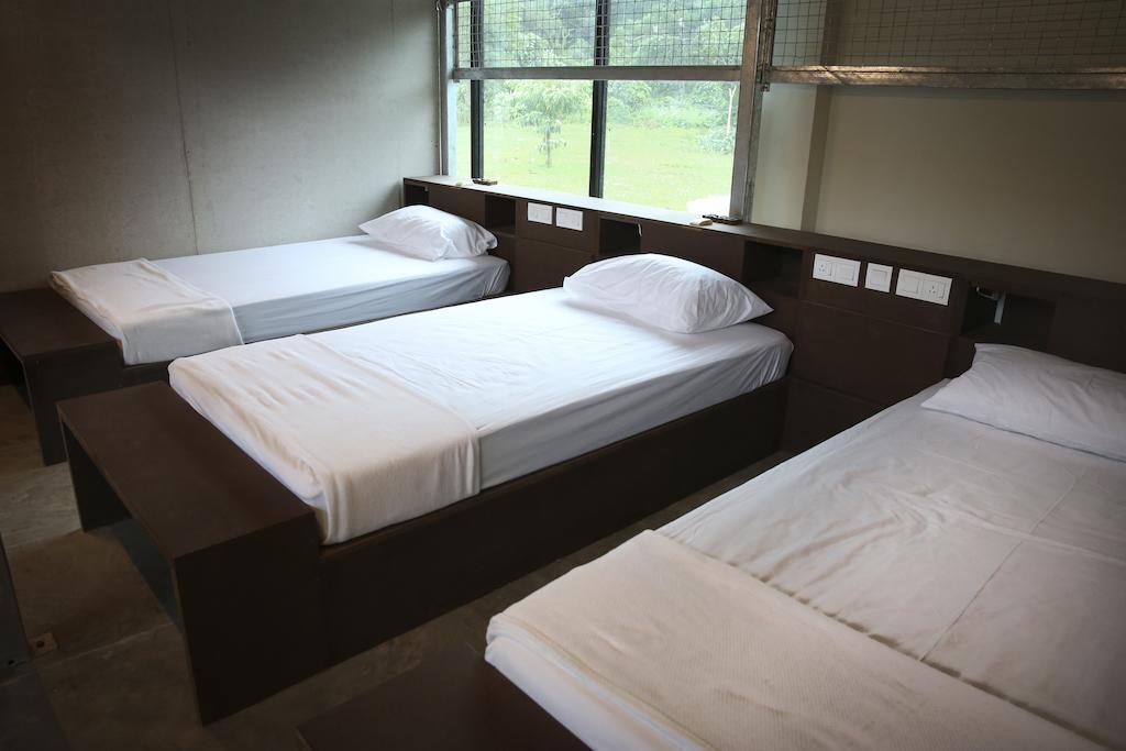 Bb Bunkers Hostel Santubong Exterior photo